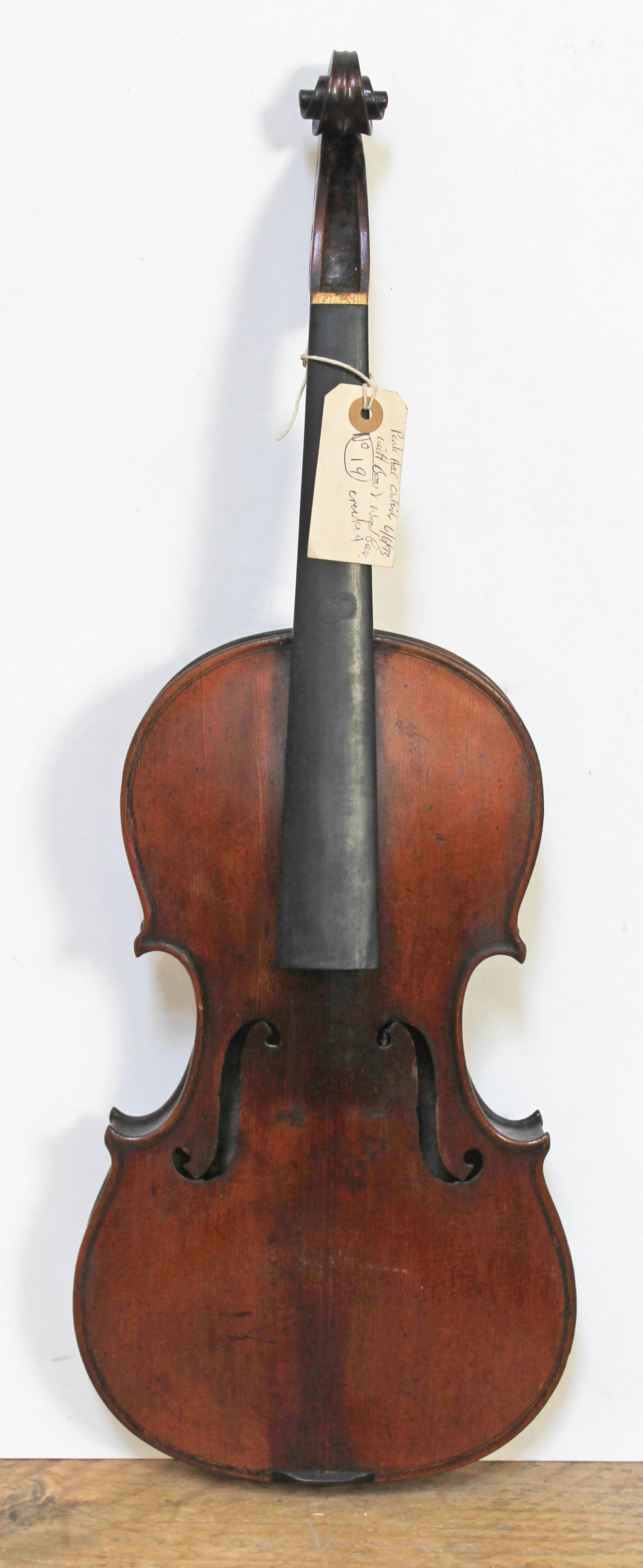 A 19th century violin by Dearlove, one piece back, length 362mm, labelled 'J Dearlove Violin Maker