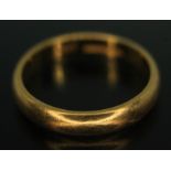 A hallmarked 22ct gold wedding band, wt. 4.77g, size K.