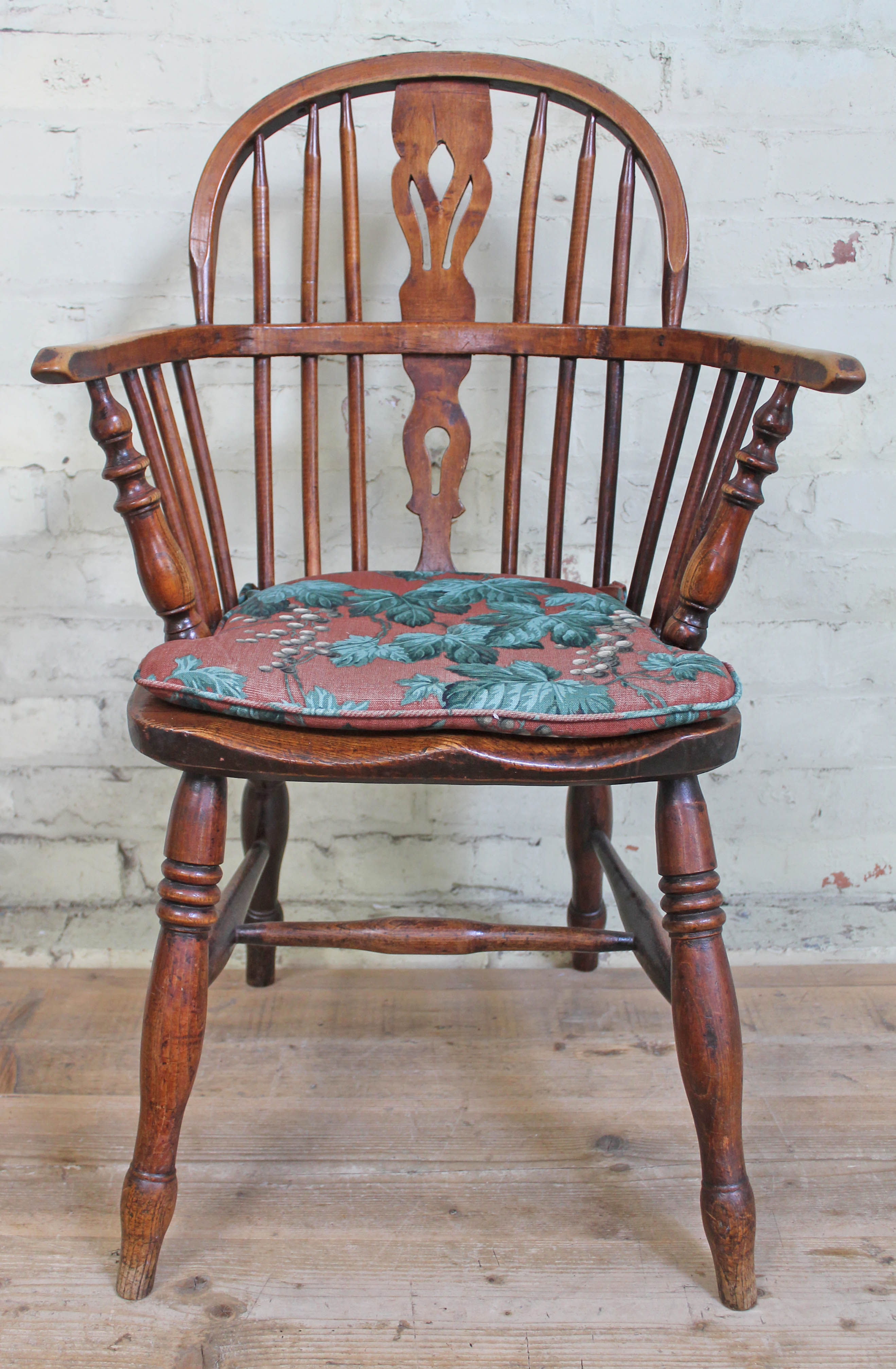 A 19th century ash and beech Windsor chair.