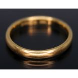 A hallmarked 22ct gold wedding band, wt. 3.34g, size K.