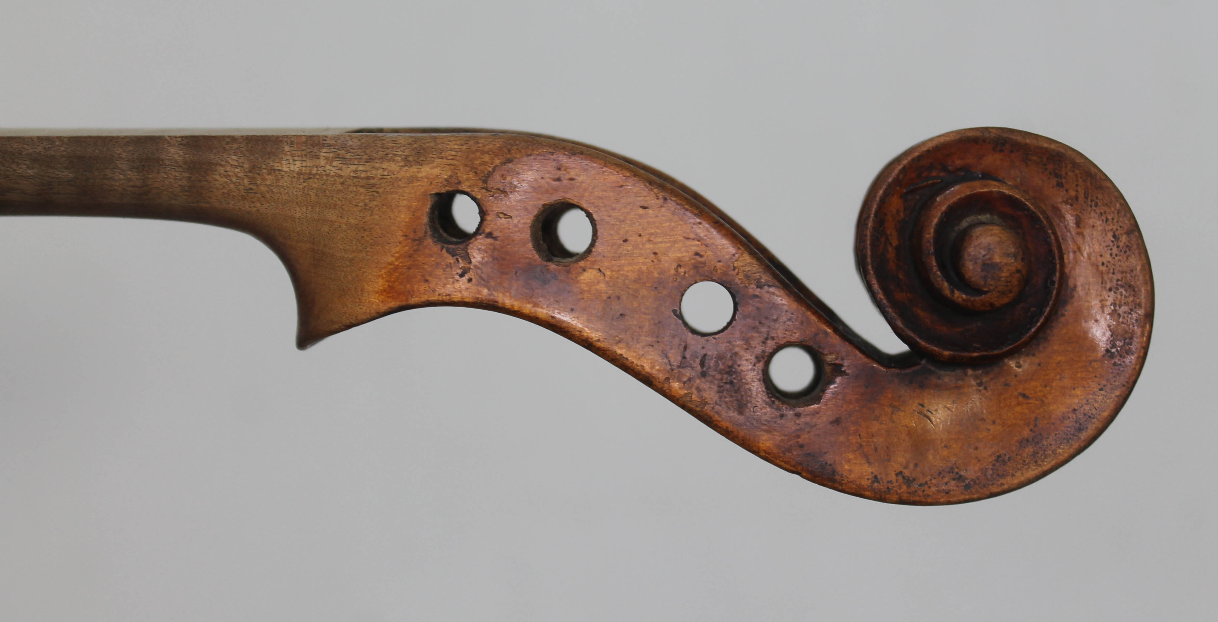 An antique violin, two piece back, length 356mm, with hard case. Condition - 4cm split running - Image 3 of 4