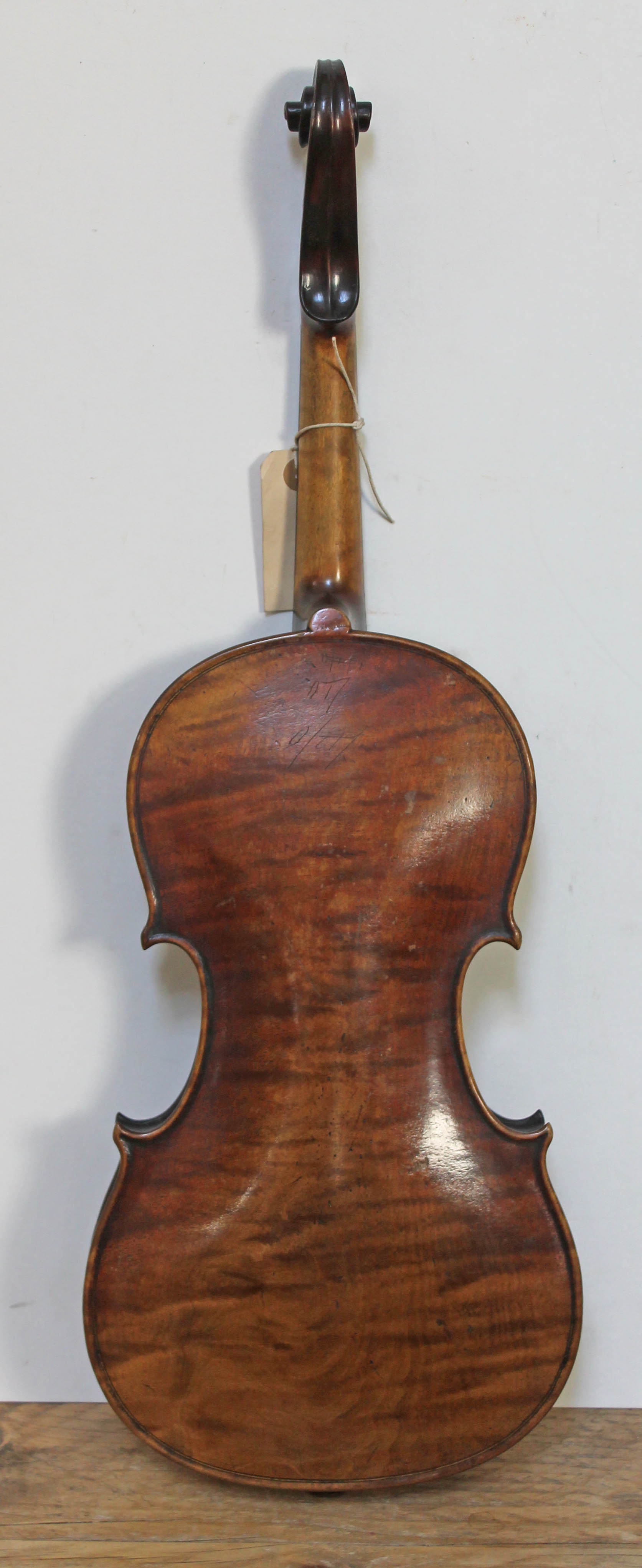 A 19th century violin by Dearlove, one piece back, length 362mm, labelled 'J Dearlove Violin Maker - Image 4 of 4