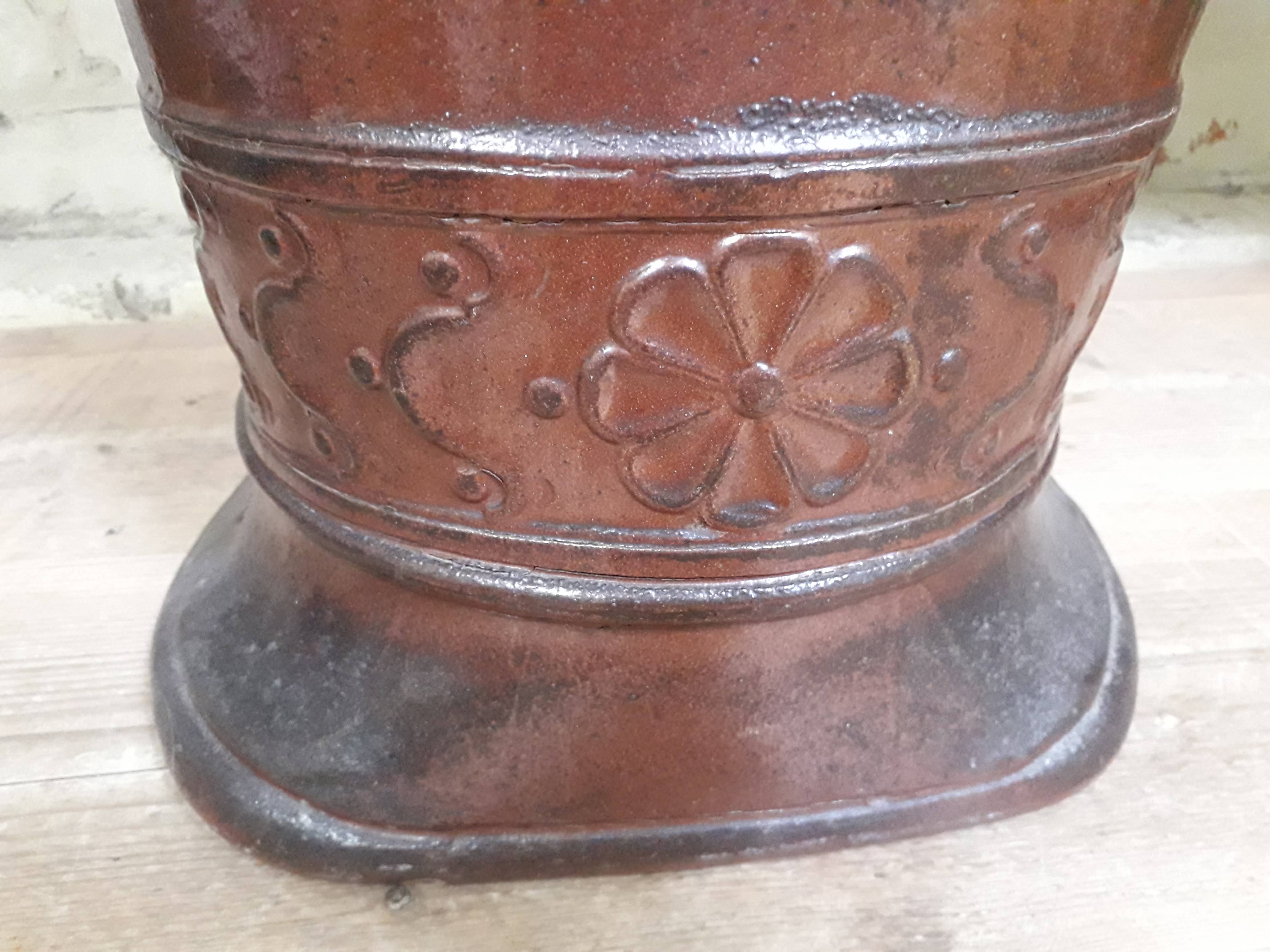 A late Victorian salt glazed pottery stick and umbrella stand, in commemoration of the Queen's - Bild 5 aus 10