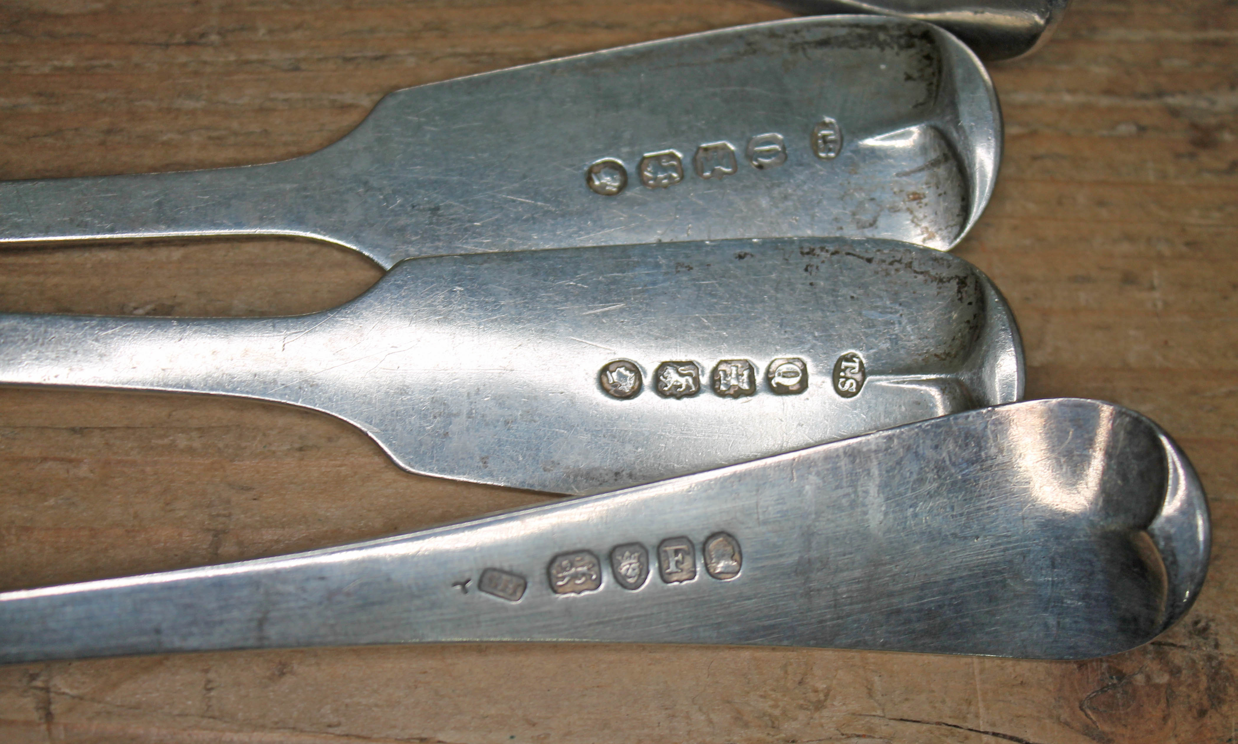 A group of 12 assorted silver desert spoons comprising nine Great Britain, various dates and makers, - Image 6 of 6