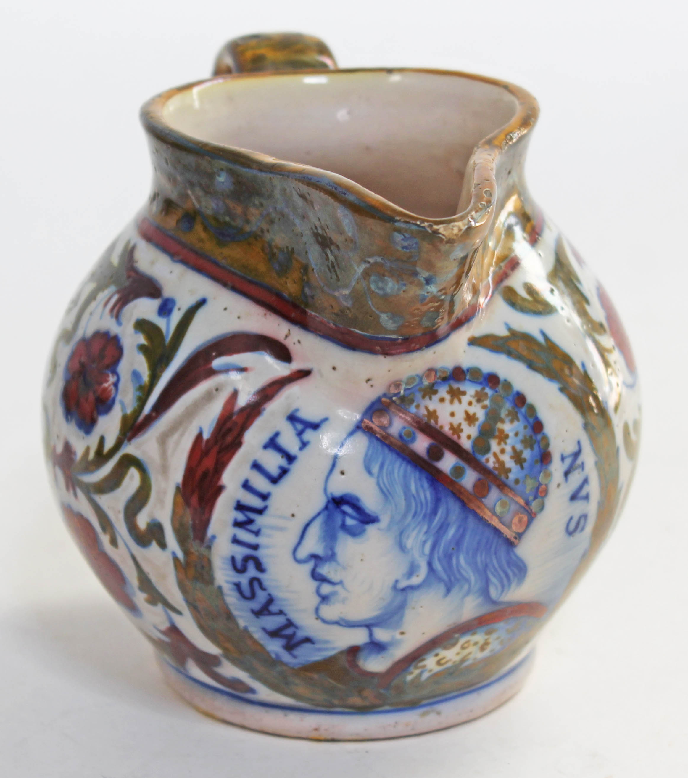 An Italian majolica jug entitled 'Castello De Cesari', length 19cm. - Bild 3 aus 3