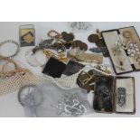 A quantity of costume jewellery including some silver, a 14k fountain pne nib and other yellow