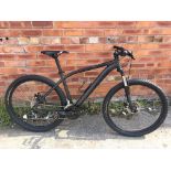 A Specialized Pitch hard tail mountain bike with Shimano groupset, Shimano cable disc brakes, Suntou