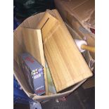 A box of kitchen items. Catalogue only, live bidding available via our website. If you require P&P