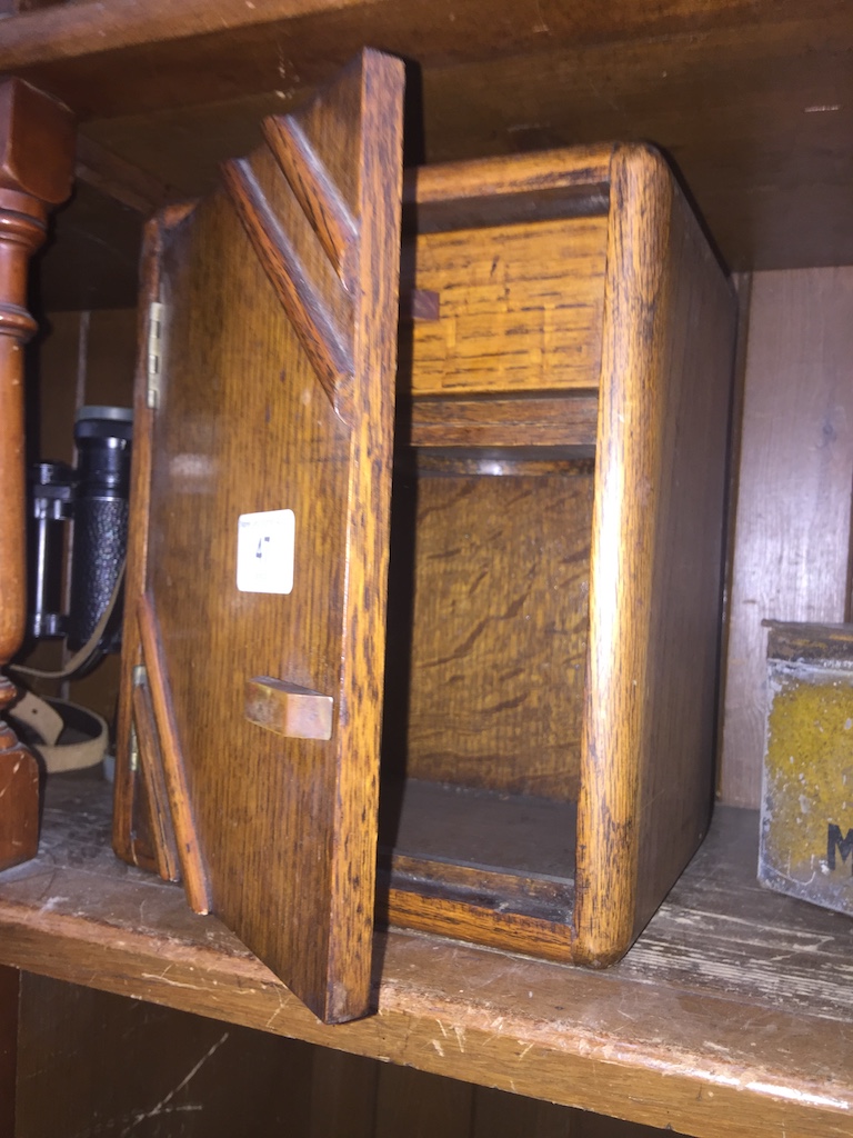 An oak 1930s smoking cabinet - empty Catalogue only, live bidding available via our website. If