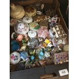 Box of small ornaments Catalogue only, live bidding available via our website. If you require P&P