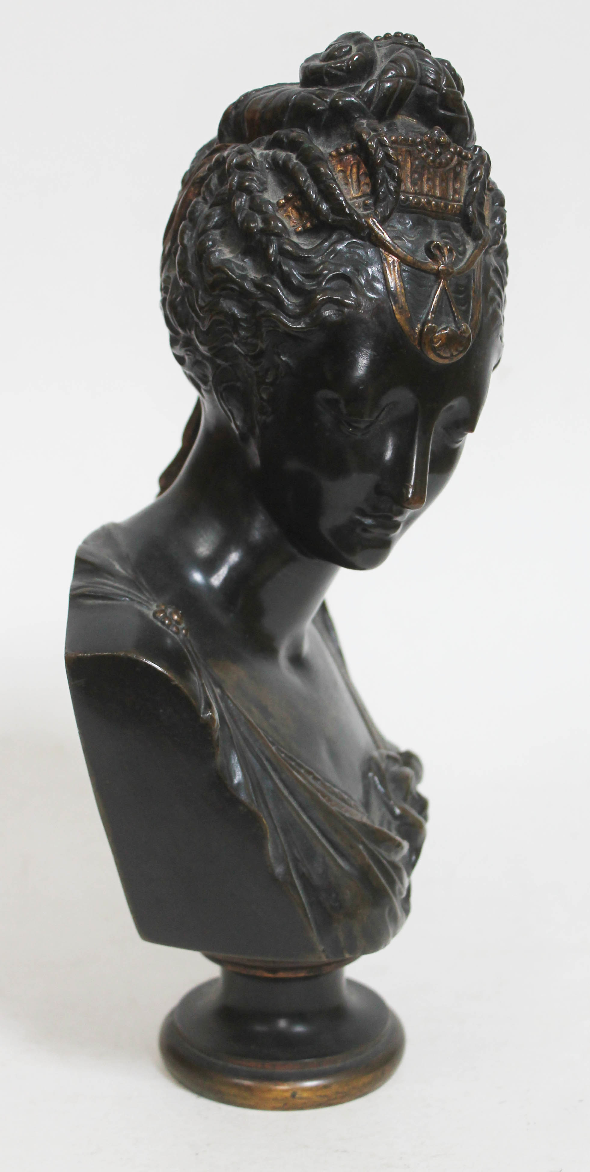 A French 19th century bronze after the antique depicting a Greek female with gilt head dress and - Image 3 of 3