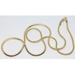 A smooth link chain, marked '585', wt. 12.53g.