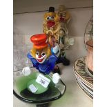 Three glass clowns Catalogue only, live bidding available via our website. Please note if you