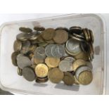 A tub of world coins Catalogue only, live bidding available via our website. Please note if you