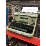 An Imperial 66 typerwiter. Catalogue only, live bidding available via our website. Please note if