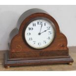 An Edwardian inlaid mahogany mantle clock, 16.5cm.