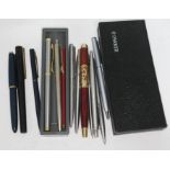 A quantity of pens including a Parker with nib marked '14K'.