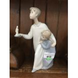 Lladro figure Catalogue only, live bidding available via our website. If you require P&P please read