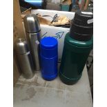 Four Thermos flasks Catalogue only, live bidding available via our website. If you require P&P