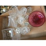 Box of glassware Catalogue only, live bidding available via our website. If you require P&P please