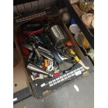 A box of kitchen utensils Catalogue only, live bidding available via our website. If you require P&P