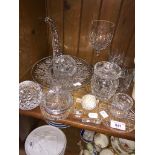 Various pieces of glass Catalogue only, live bidding available via our website. Please note we can