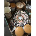 A box of mixed pottery, etc Catalogue only, live bidding available via our website. Please note we