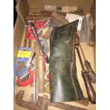 A box of old tools Catalogue only, live bidding available via our website. Please note we can only