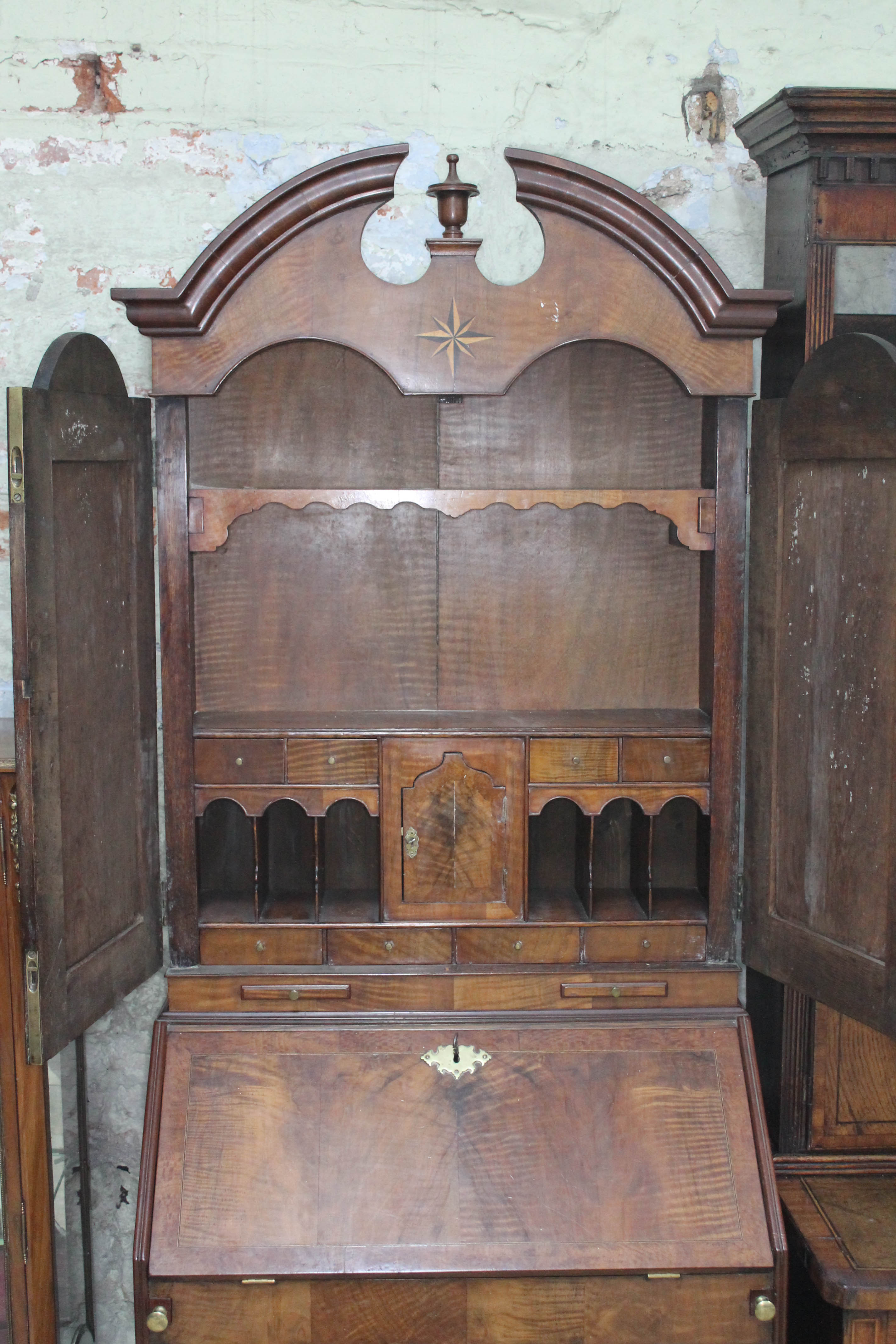 A Queen Anne style walnut cabinet bureau circa 1900, width 81cm, depth 48cm & height 211cm. - Bild 3 aus 20