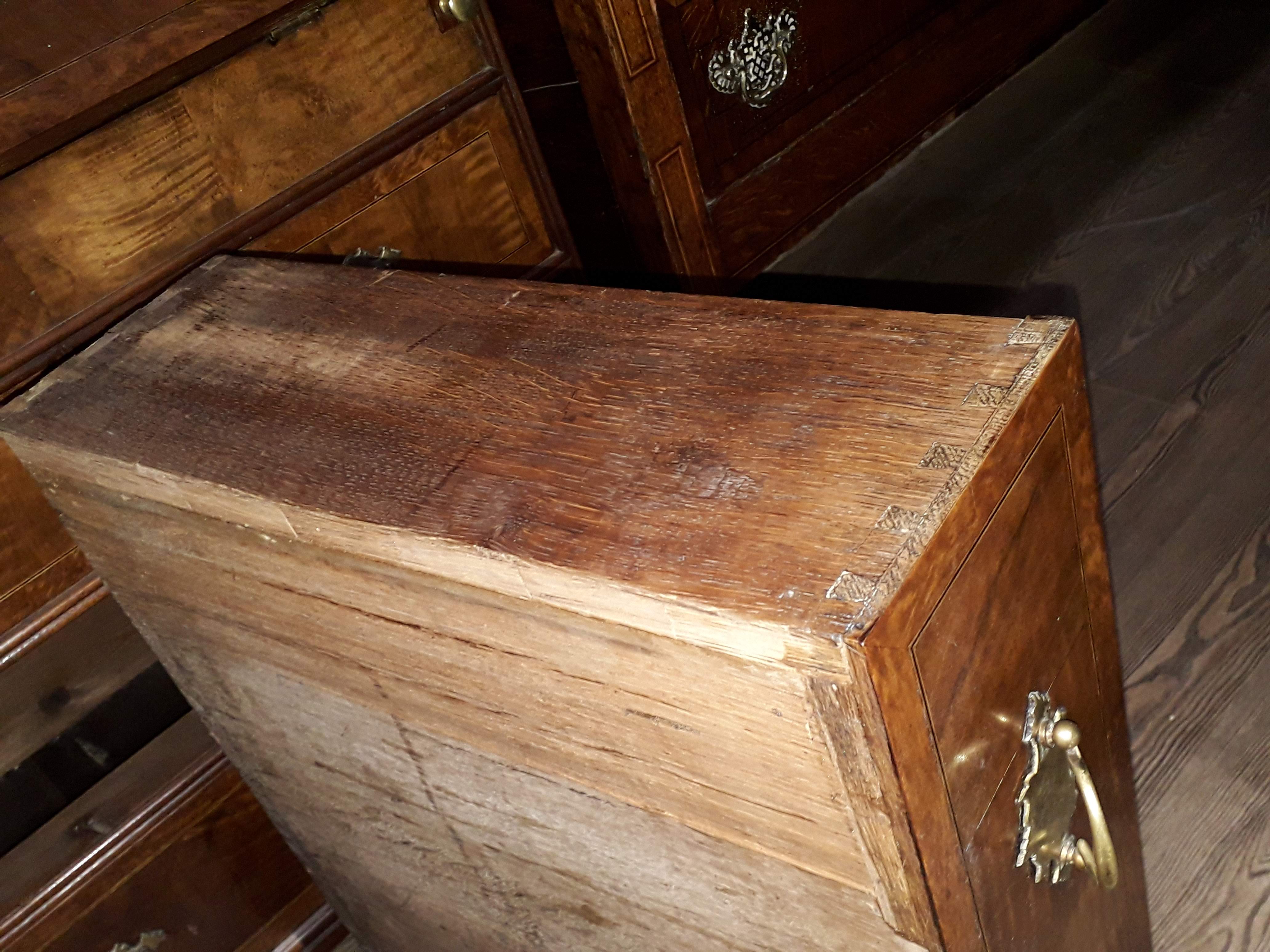 A Queen Anne style walnut cabinet bureau circa 1900, width 81cm, depth 48cm & height 211cm. - Bild 15 aus 20