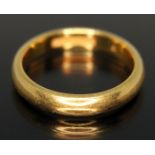 A hallmarked 22ct gold wedding ring, wt. 7.31g, size R. Condition - good, no evidence of re-