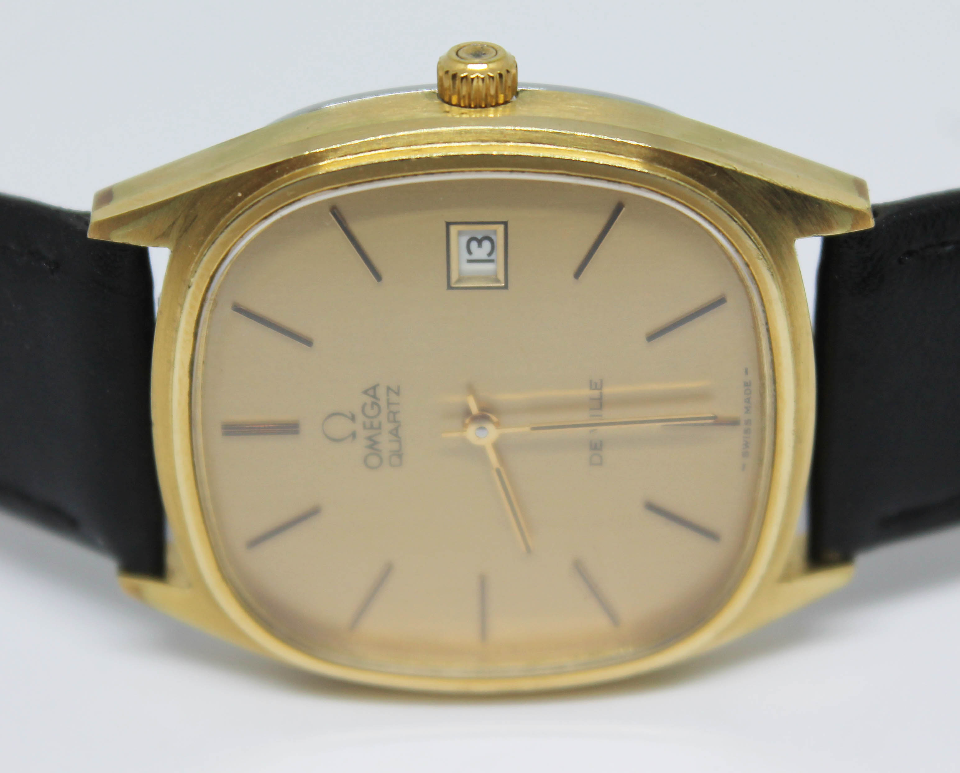 A 1977 gold plated Omega De Ville Quartz reference 192.0028, the gold tone signed dial having gold - Bild 3 aus 4