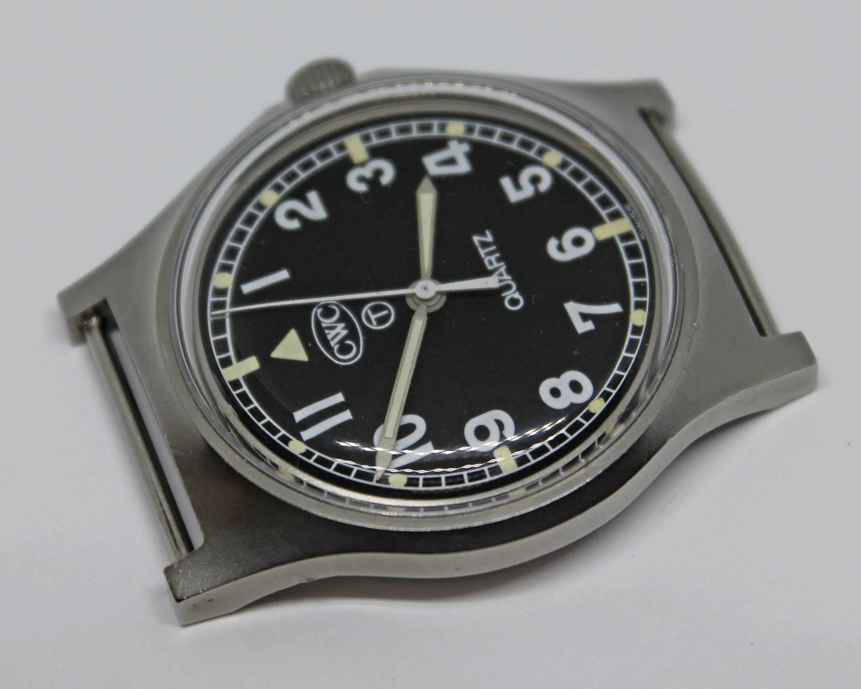 A 1980 CWC British military issue stainless steel quartz wristwatch, the signed black dial having - Bild 2 aus 9