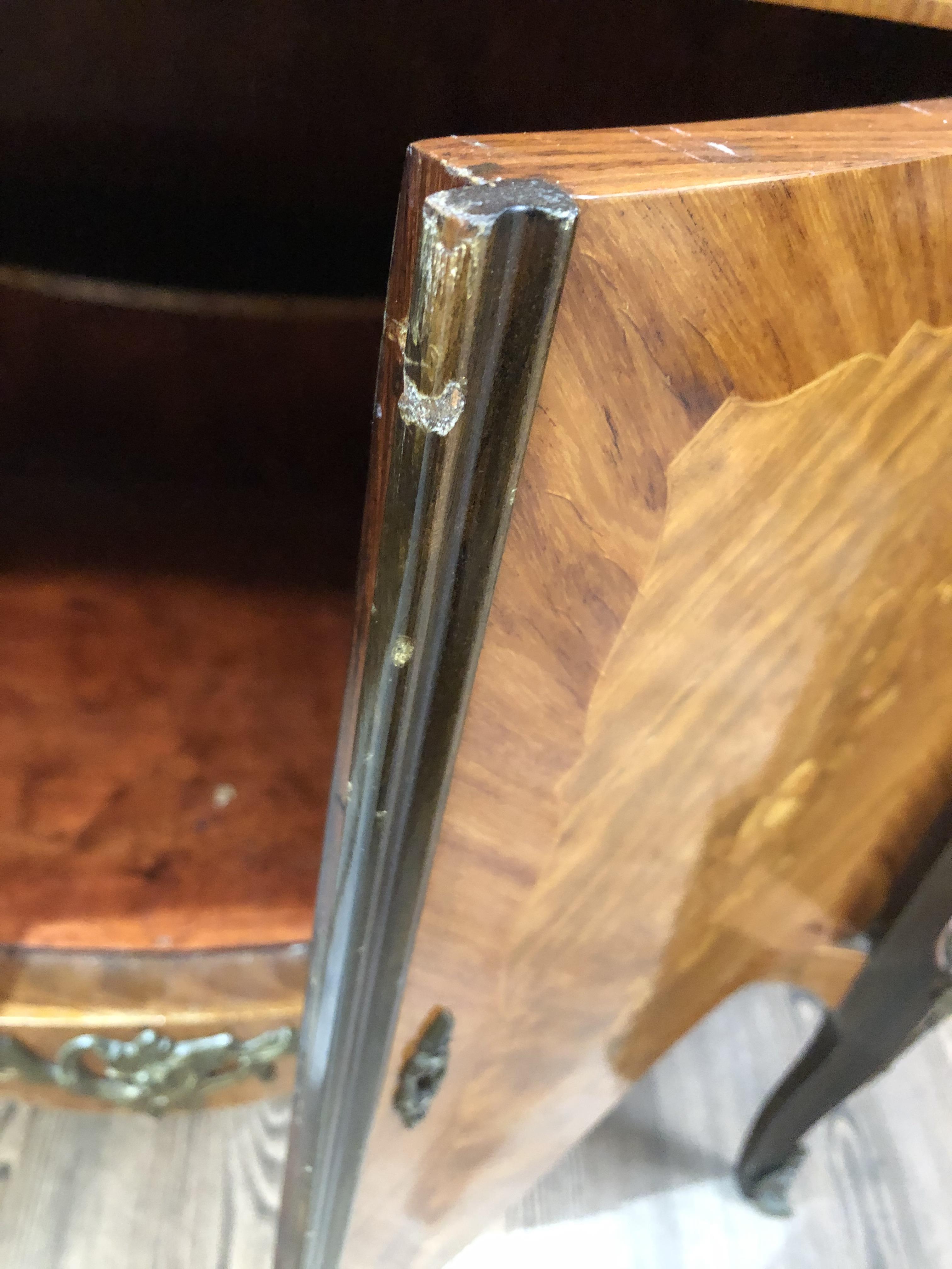 A French serpentine kingwood marquetry inlaid drinks cabinet with gilt metal mounts and floral - Image 10 of 14