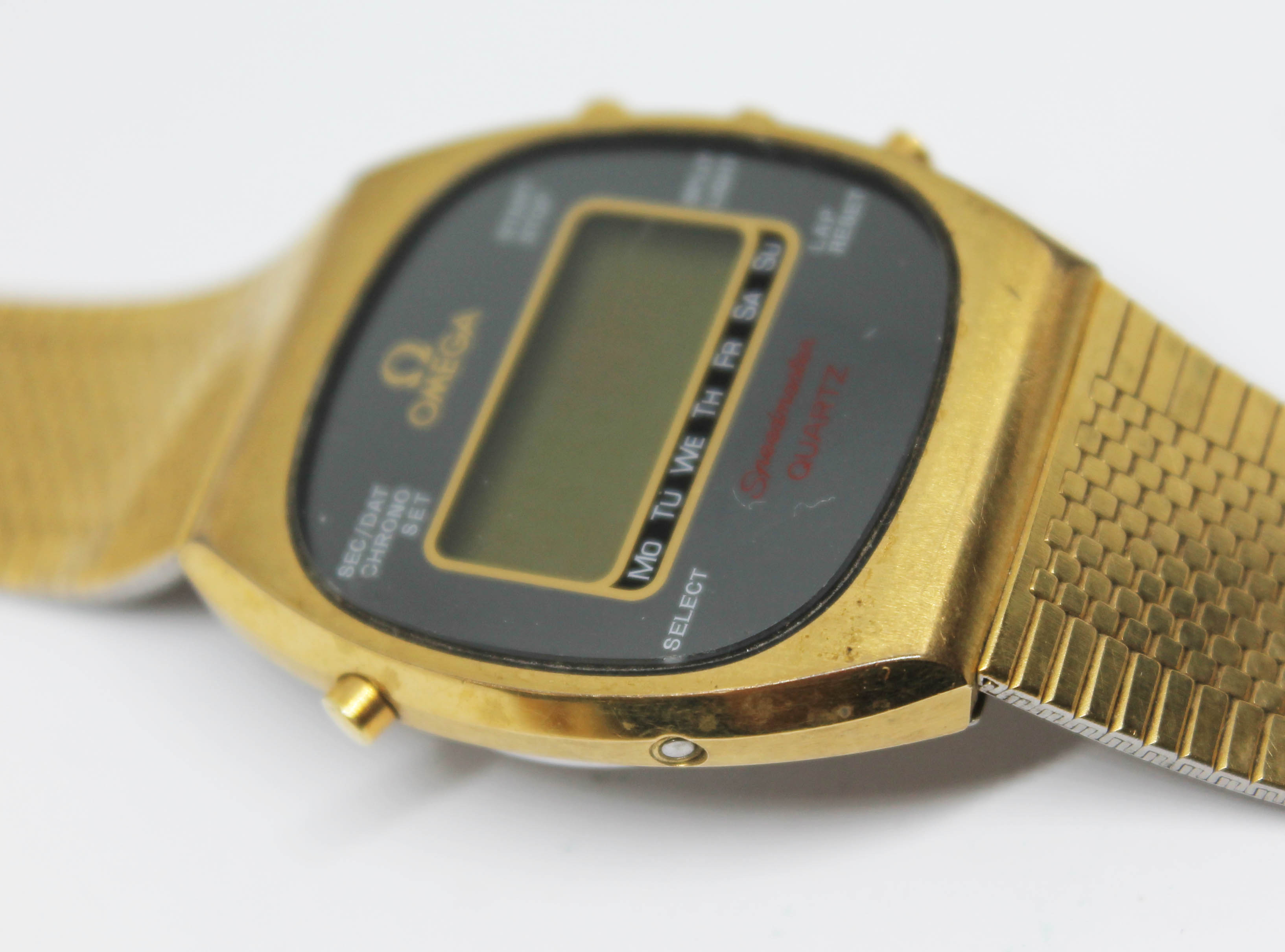 A 1979 gold plated Omega Speedmaster Quartz reference 188.0005, with digital display, 33mm case, - Bild 7 aus 8