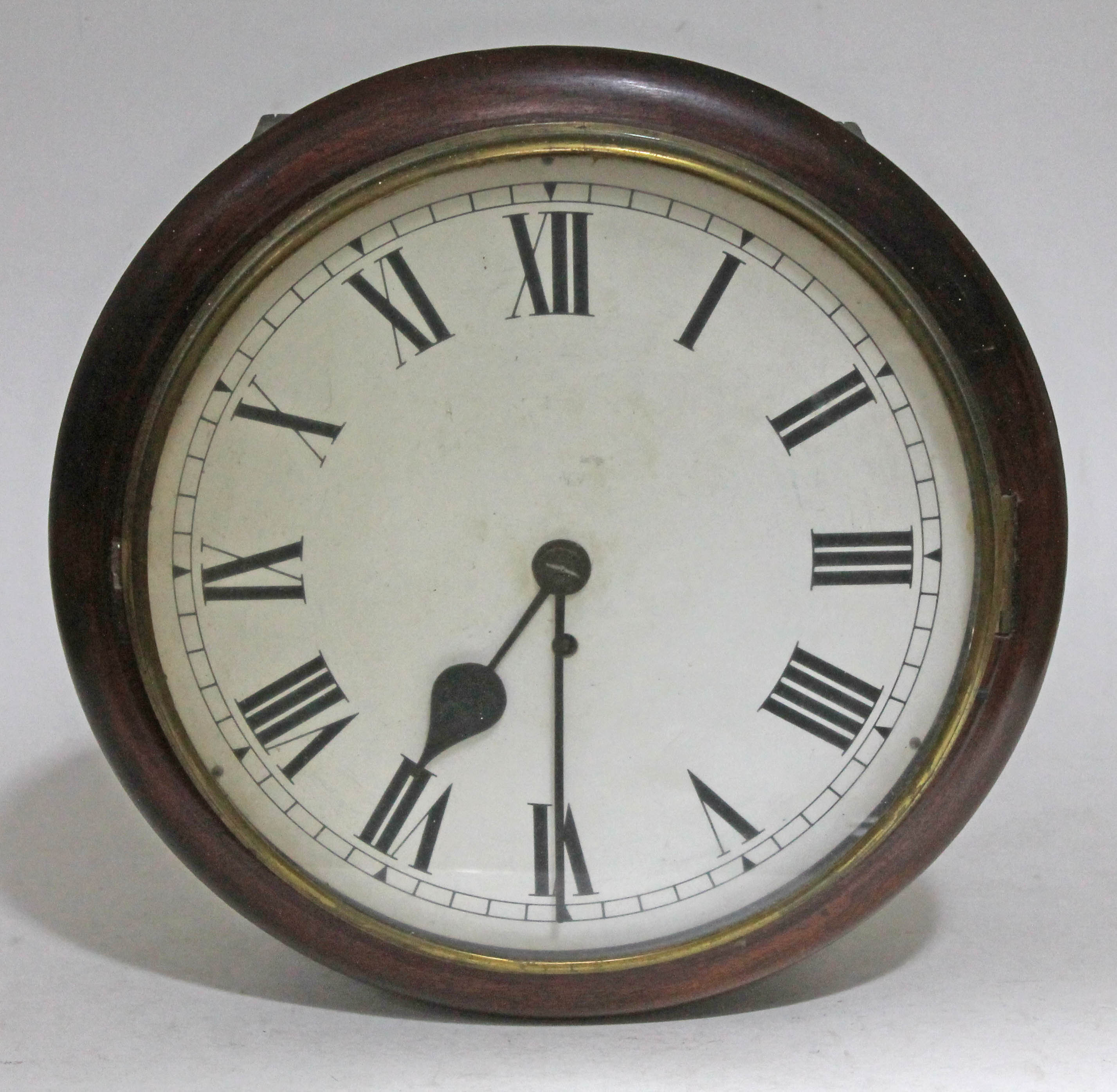 A single fusee wire driven round wall clock, total diam. 36.5cm. Condition: dial with minor marks
