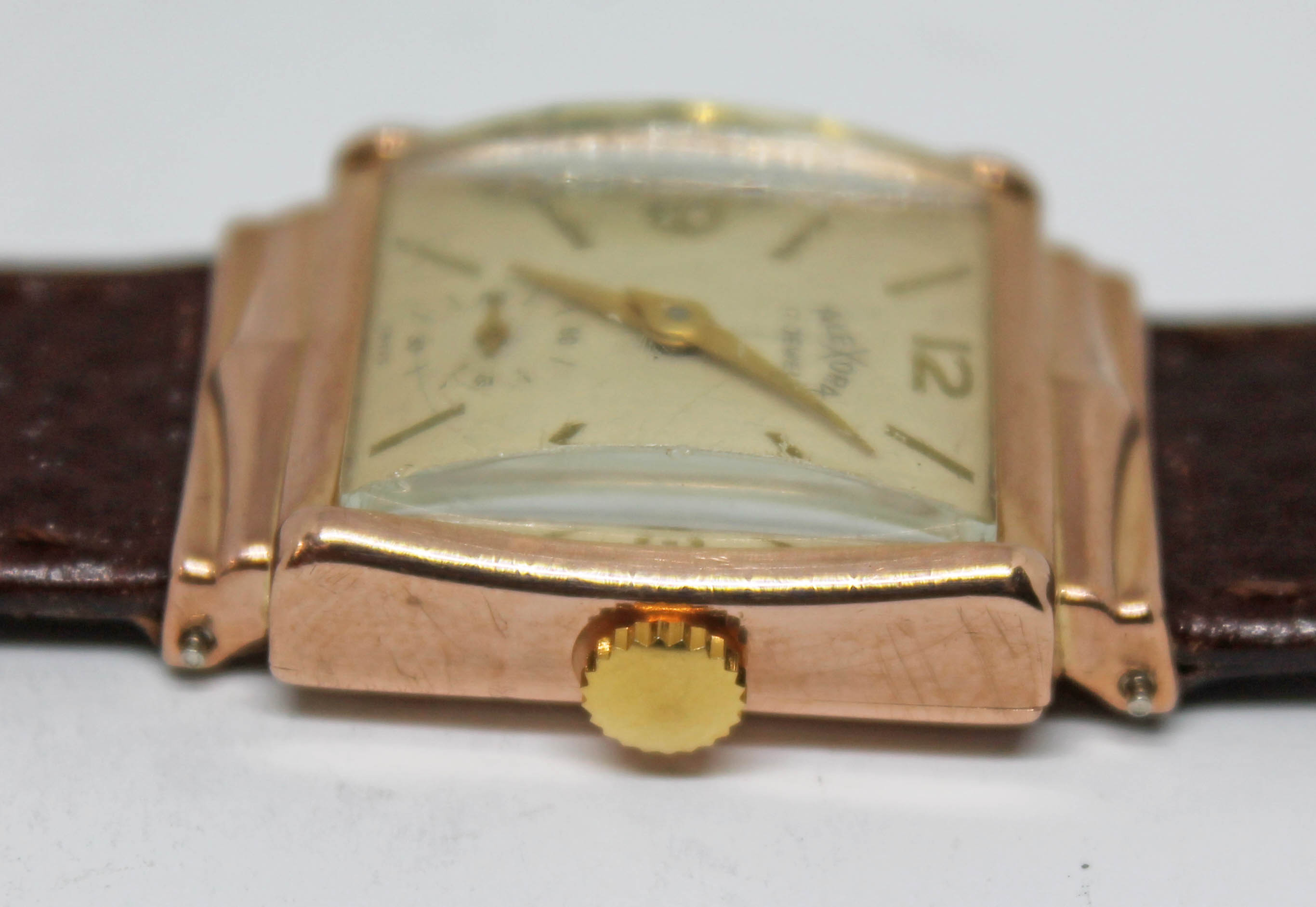A vintage 14k gold Emerson Watch Co art deco style wristwatch, the dial signed Alexora with hands, - Image 8 of 8