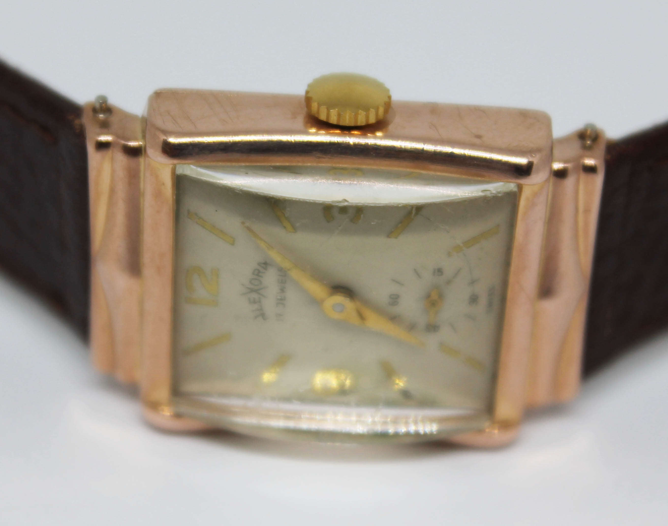 A vintage 14k gold Emerson Watch Co art deco style wristwatch, the dial signed Alexora with hands, - Image 4 of 8
