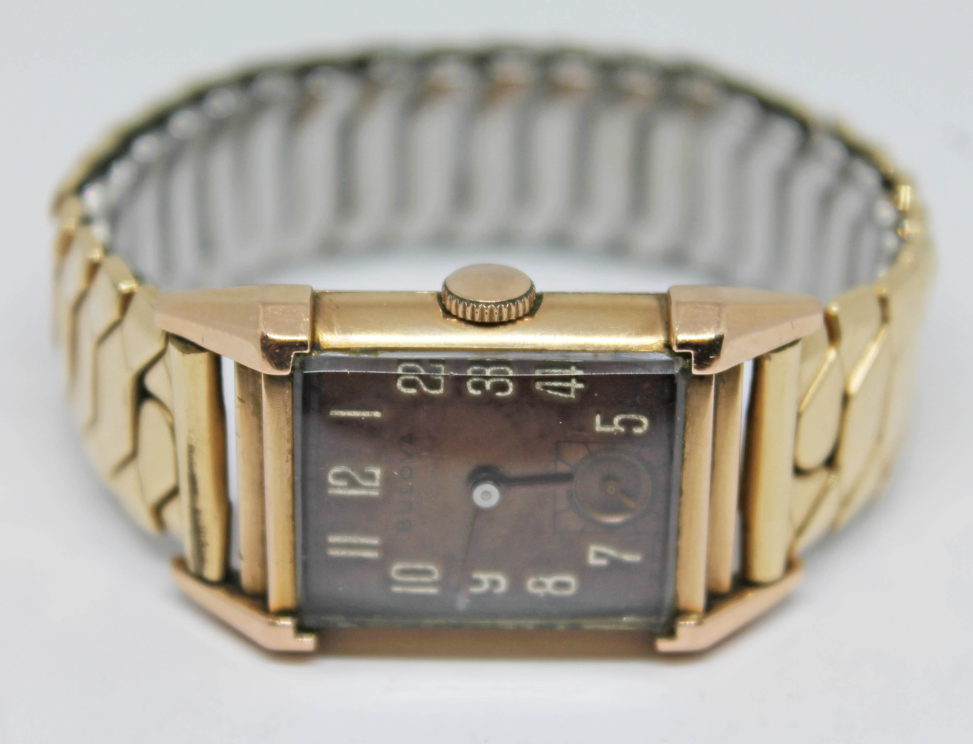 An Art Deco style Bulova 14ct gold filled wristwatch with 21 jewel manual wind movement, on gold - Bild 2 aus 6