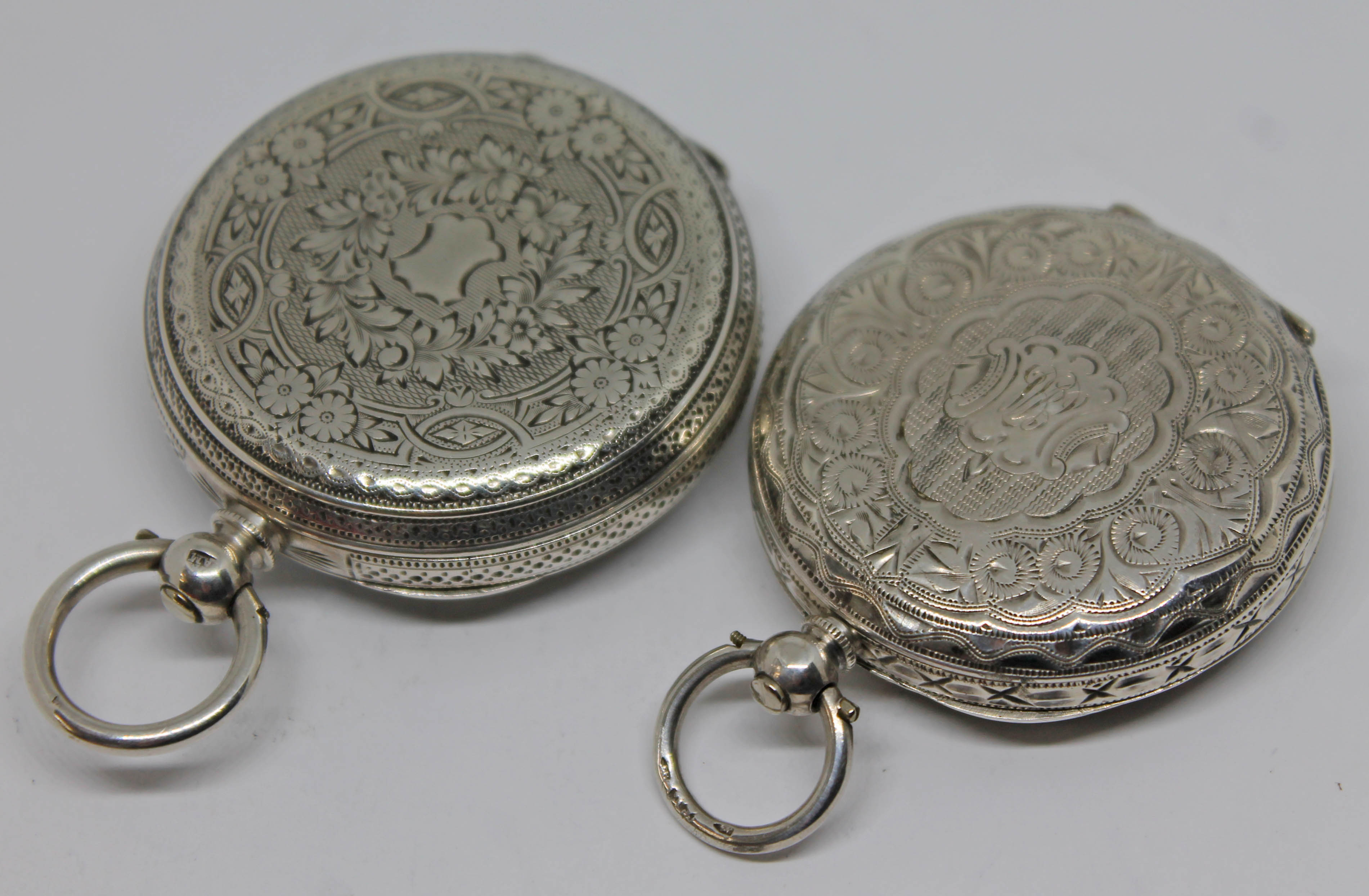 Two ornately engraved ladies Victorian silver pocket watches, one hallmarked silver, the other - Bild 2 aus 2