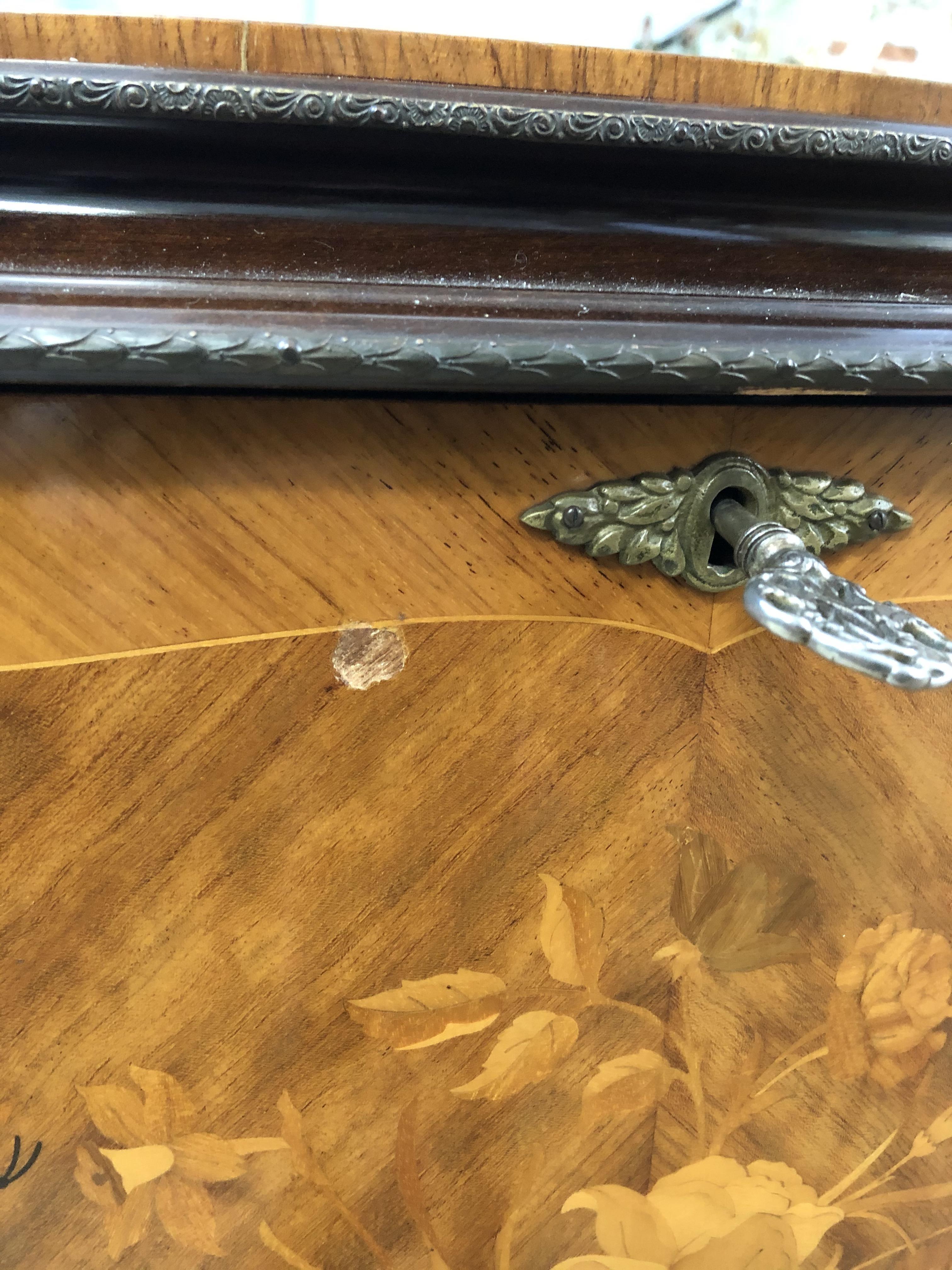 A French serpentine kingwood marquetry inlaid drinks cabinet with gilt metal mounts and floral - Image 2 of 14