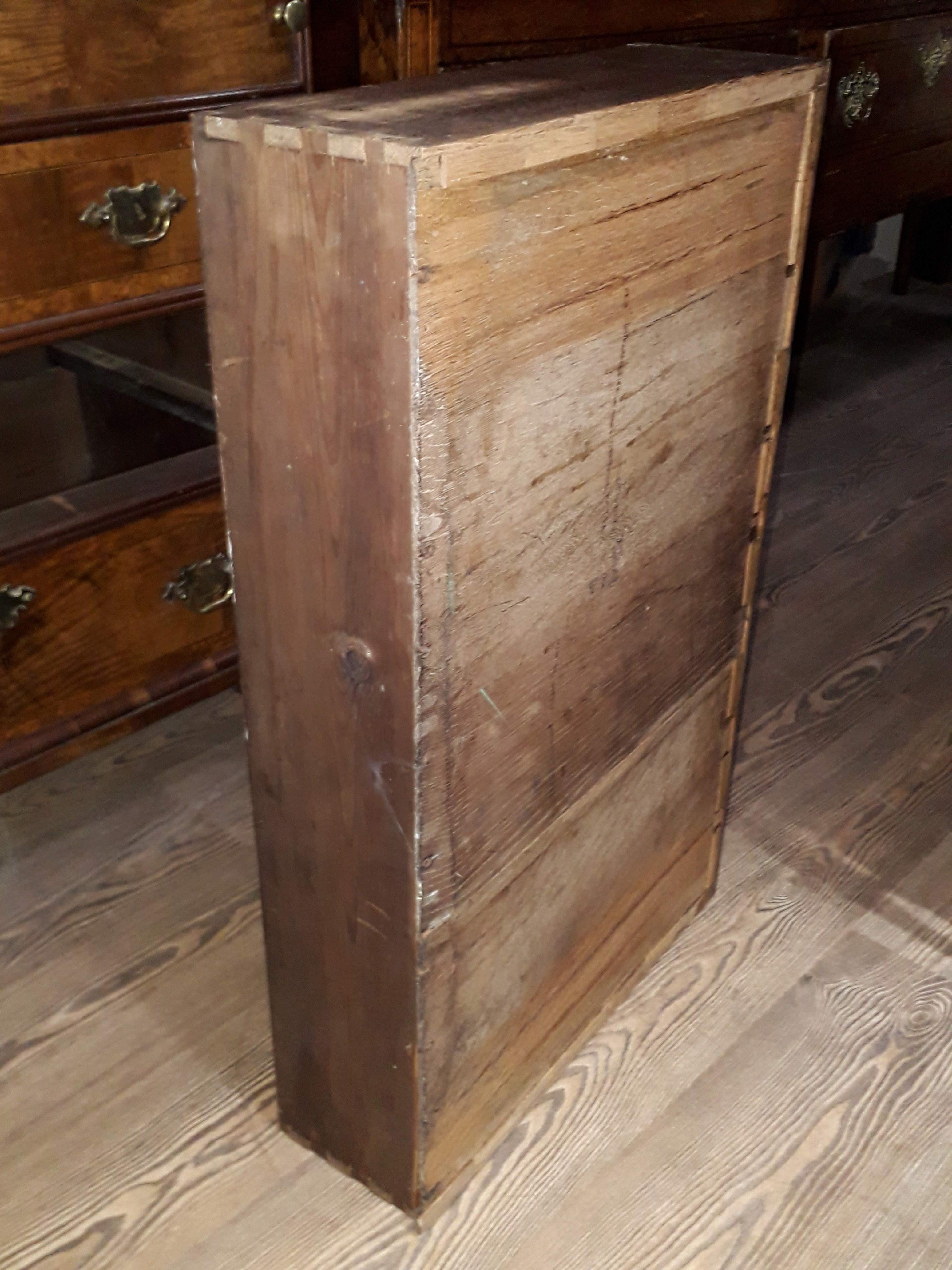 A Queen Anne style walnut cabinet bureau circa 1900, width 81cm, depth 48cm & height 211cm. - Bild 16 aus 20