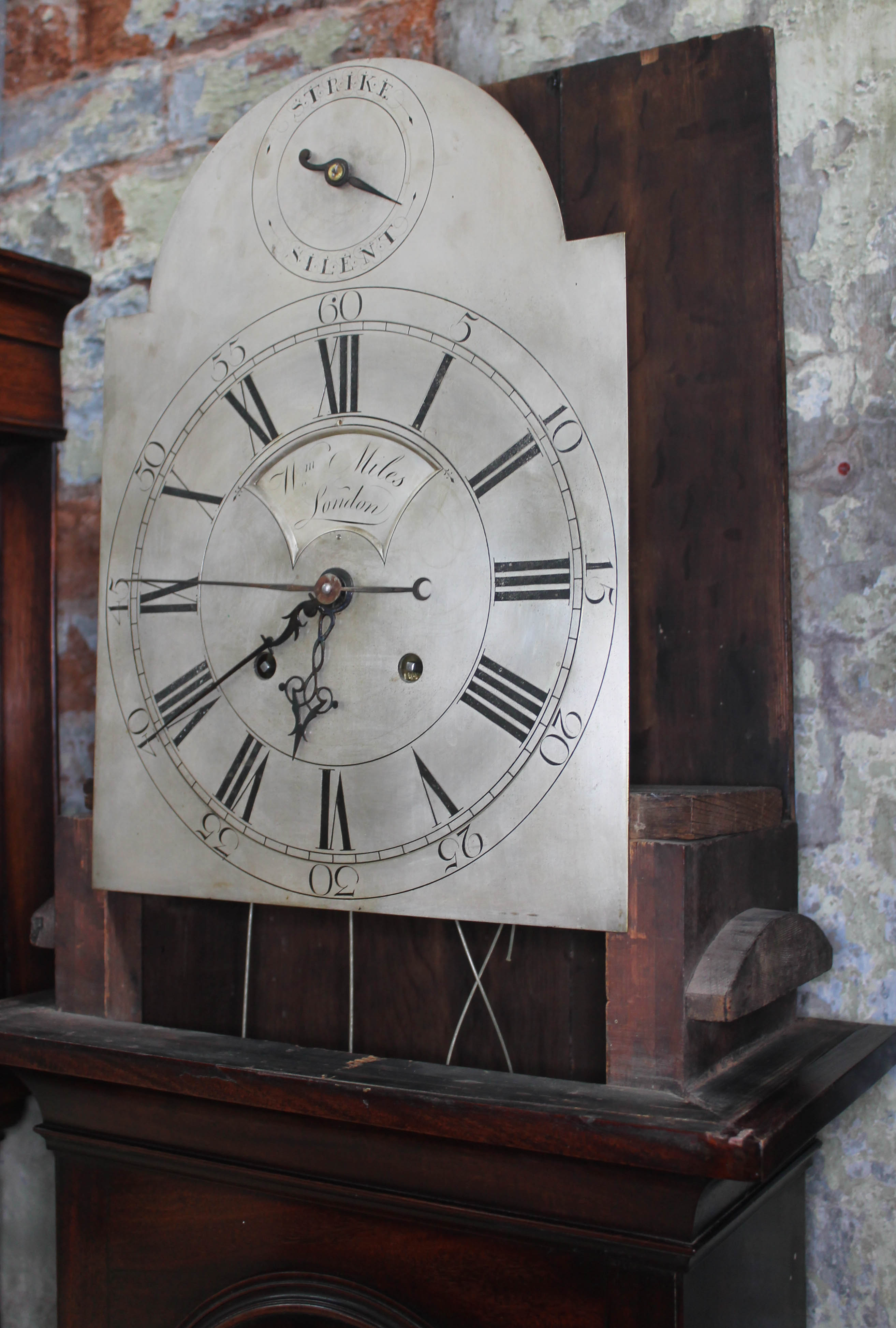 An 18th century mahogany longcase clock, the brass four pillar movement striking on single bell, the - Image 5 of 8