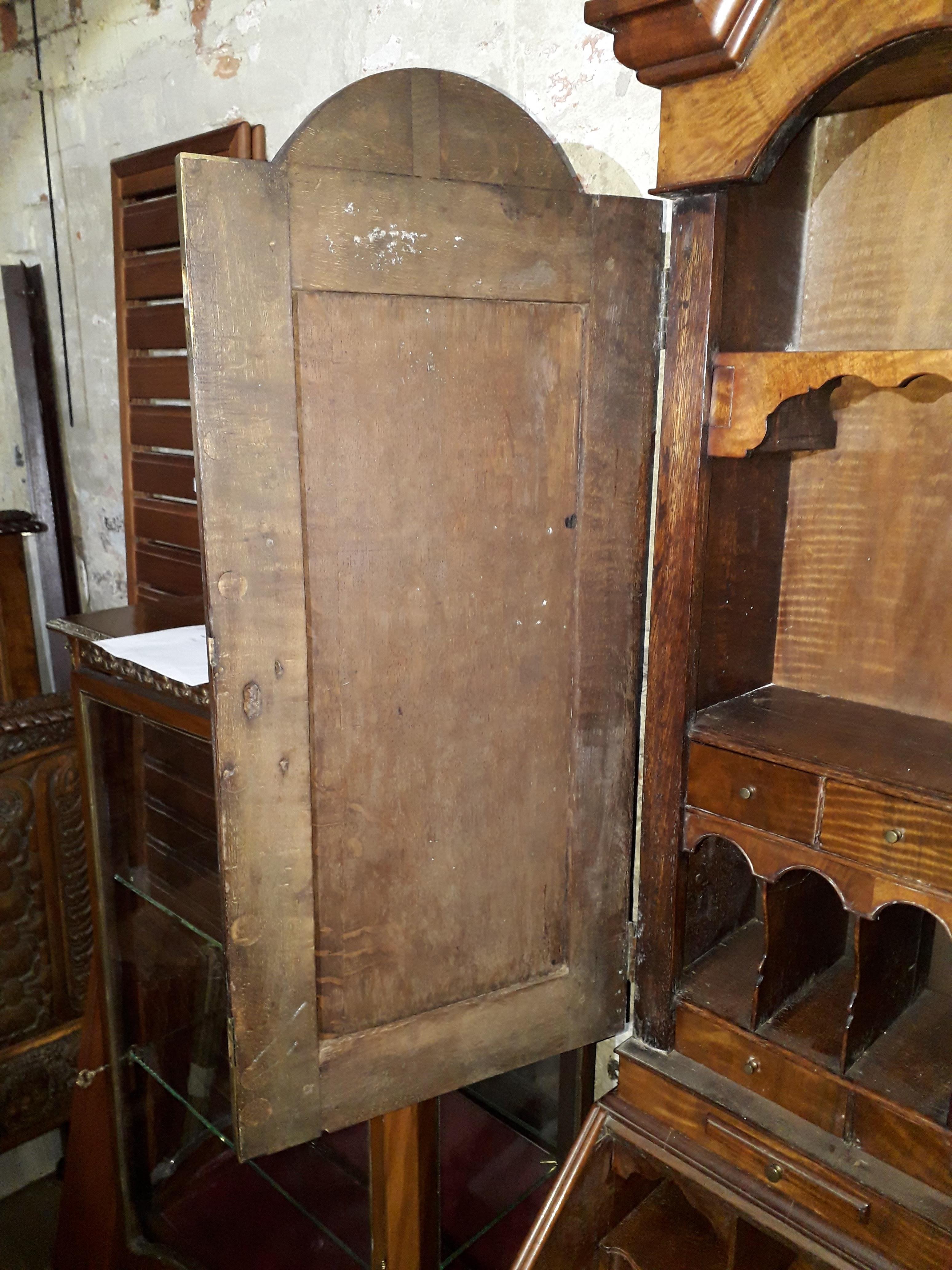 A Queen Anne style walnut cabinet bureau circa 1900, width 81cm, depth 48cm & height 211cm. - Bild 4 aus 20