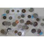 A mixed lot of coins.