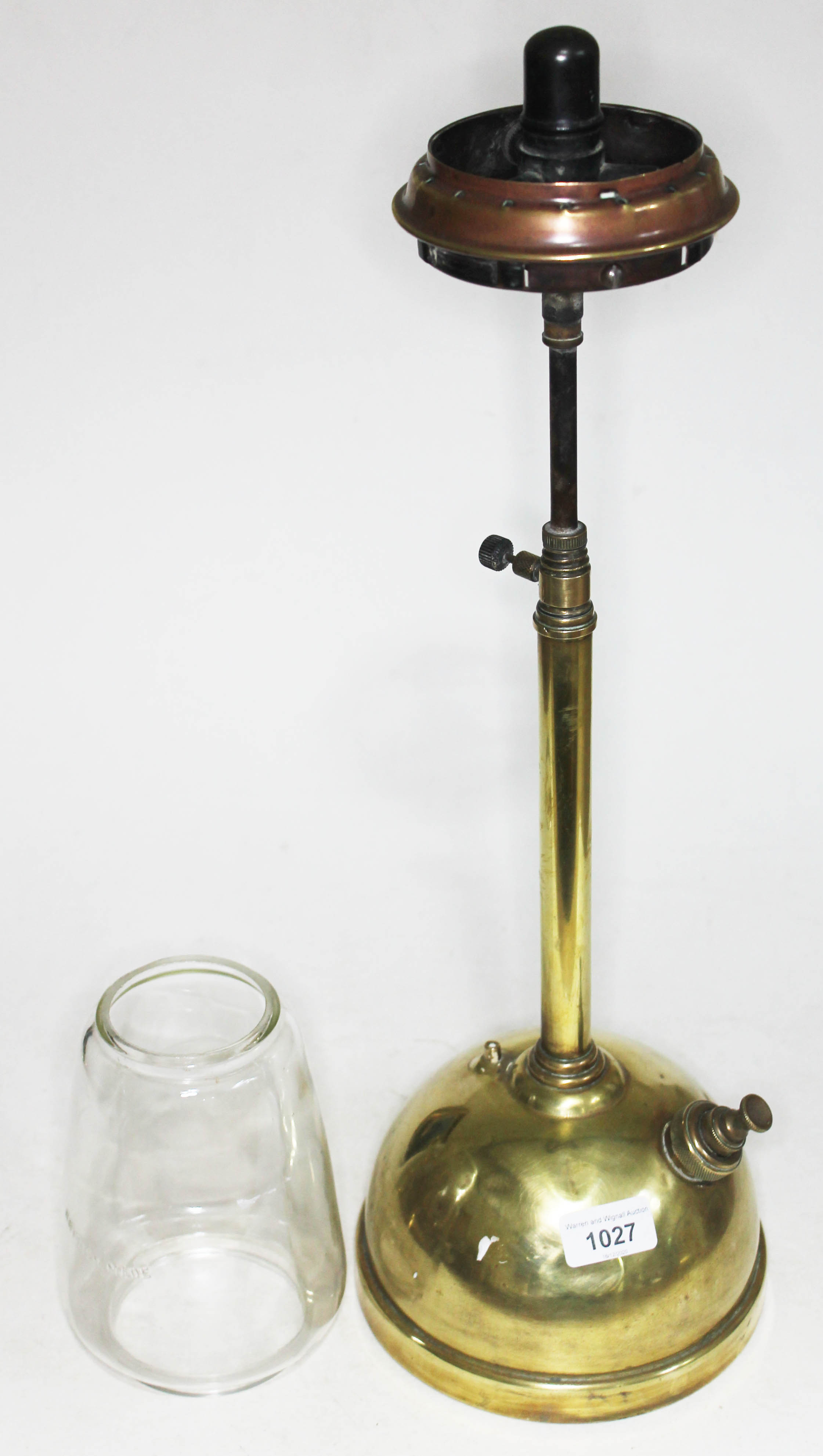 Antique brass oil or paraffin tilly lamp. PAT No 202485