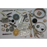 A mixed lot of mainly costume jewellery including hallmarked silver, yellow metal, cameos, hard