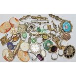 A mixed lot of mainly jewellery including yellow metal, shell cameos, two automatic watch movements,