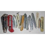 A quantity of vintage pen knives.