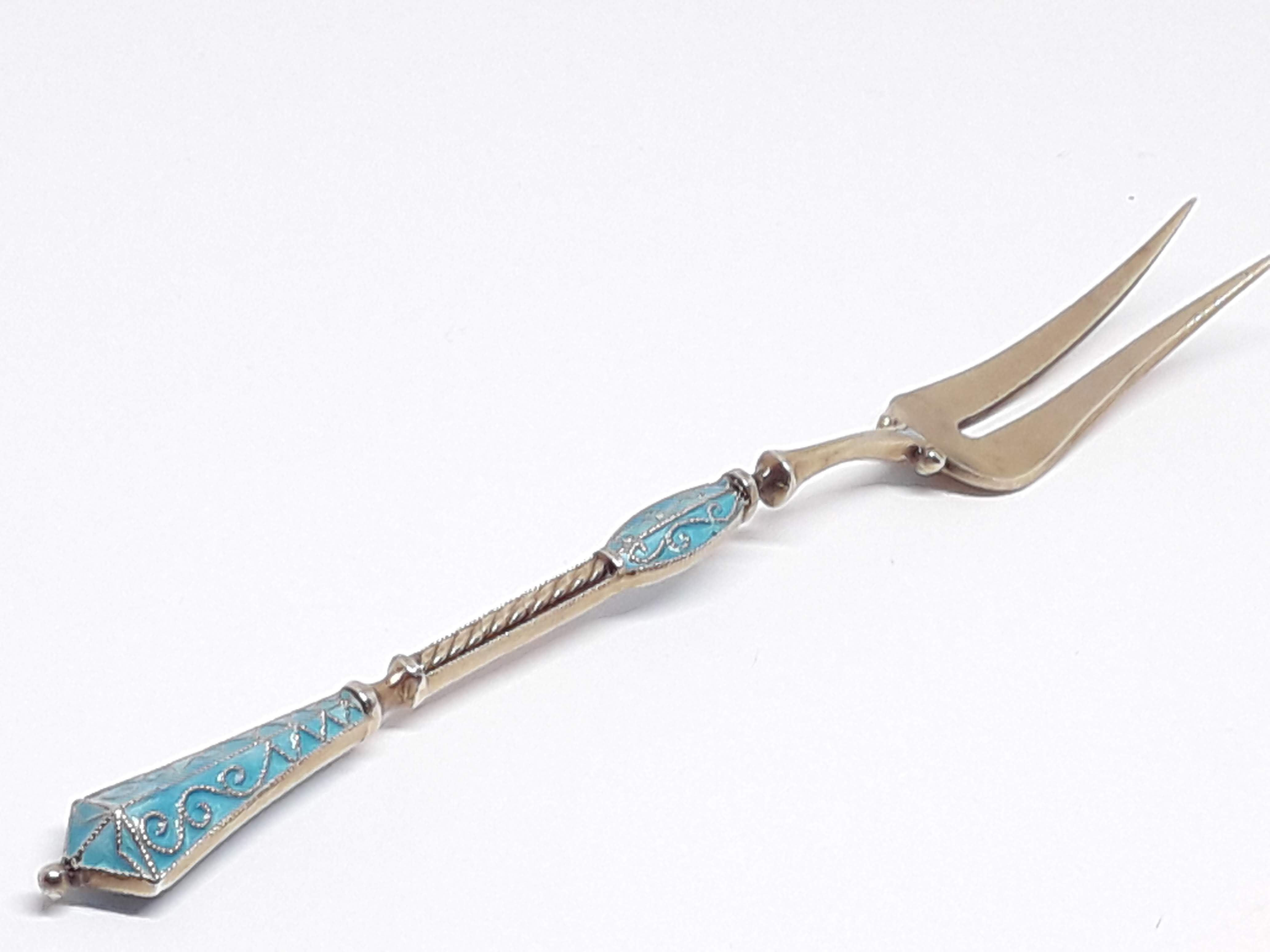 A mixed lot including a Marius Hammer silver enamel pickle fork and other hallmarked silver items - Image 6 of 6